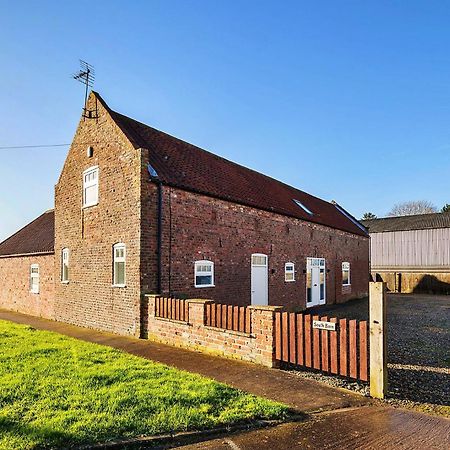 Вилла Finest Retreats - South Barn Winestead Экстерьер фото