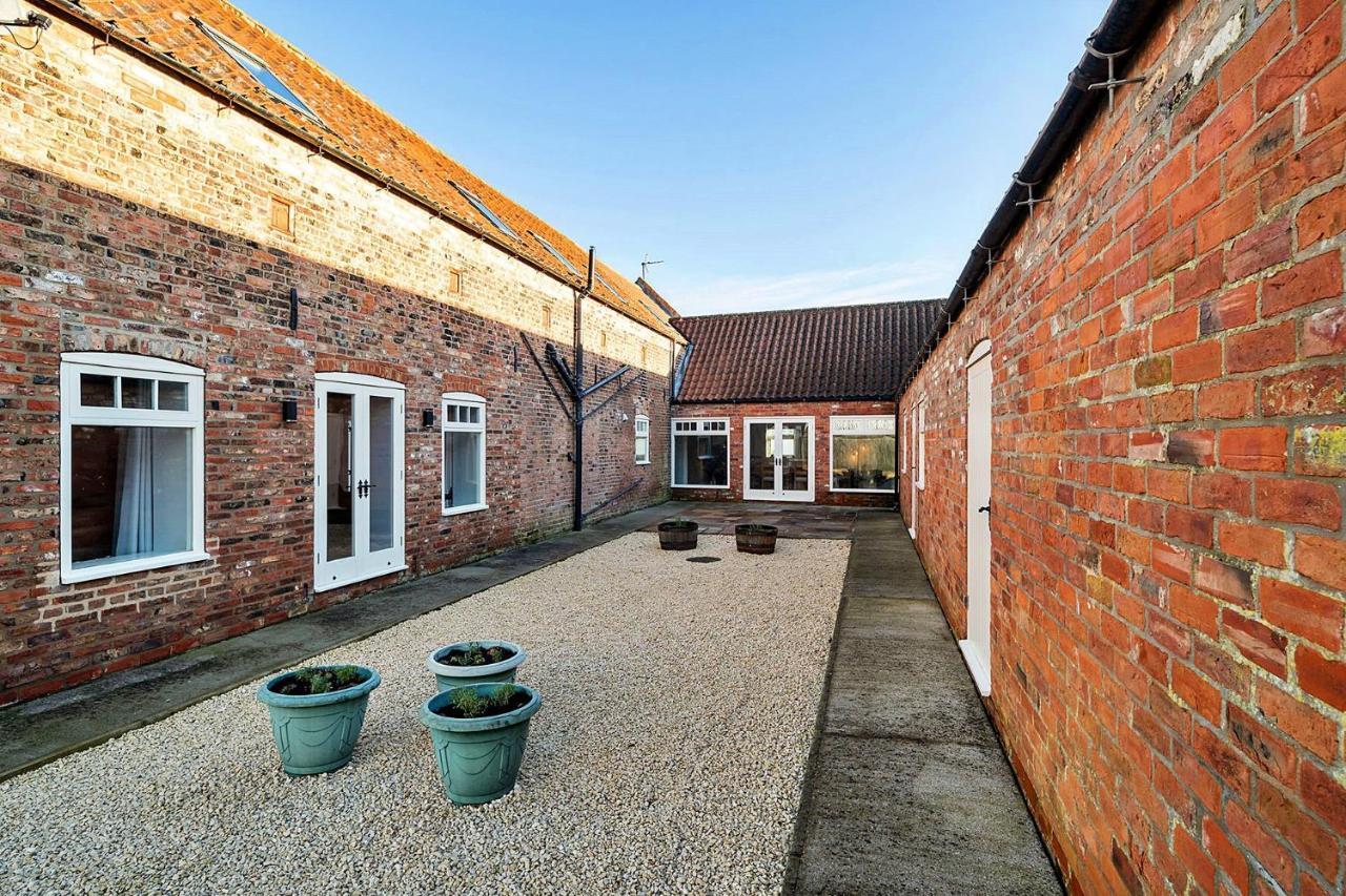Вилла Finest Retreats - South Barn Winestead Экстерьер фото